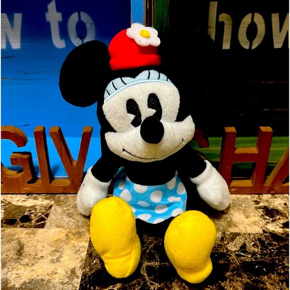 MINNIE MOUSE 8” PLUSH TOY EUC - Picture 6 of 6